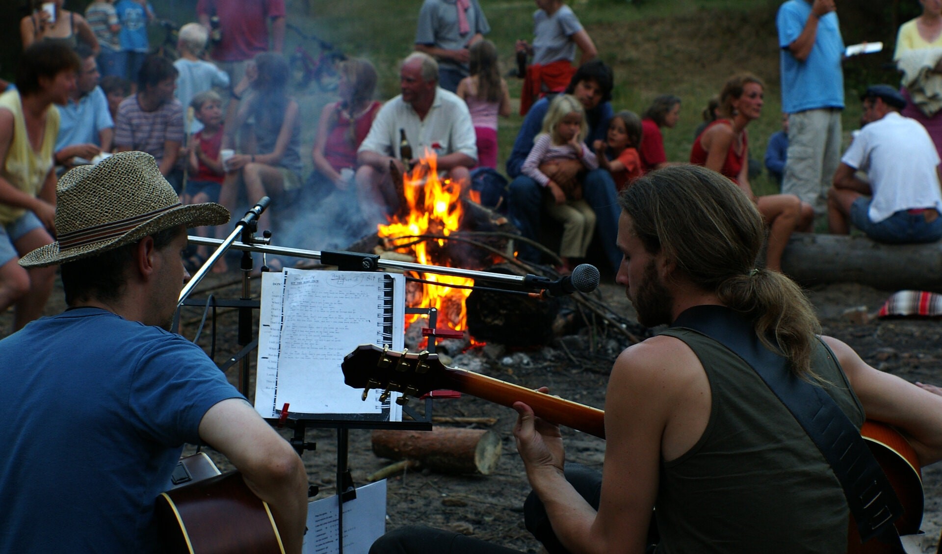 Lagerfeuermusik im Natur-Campingplatz Zum Hexenwäldchen